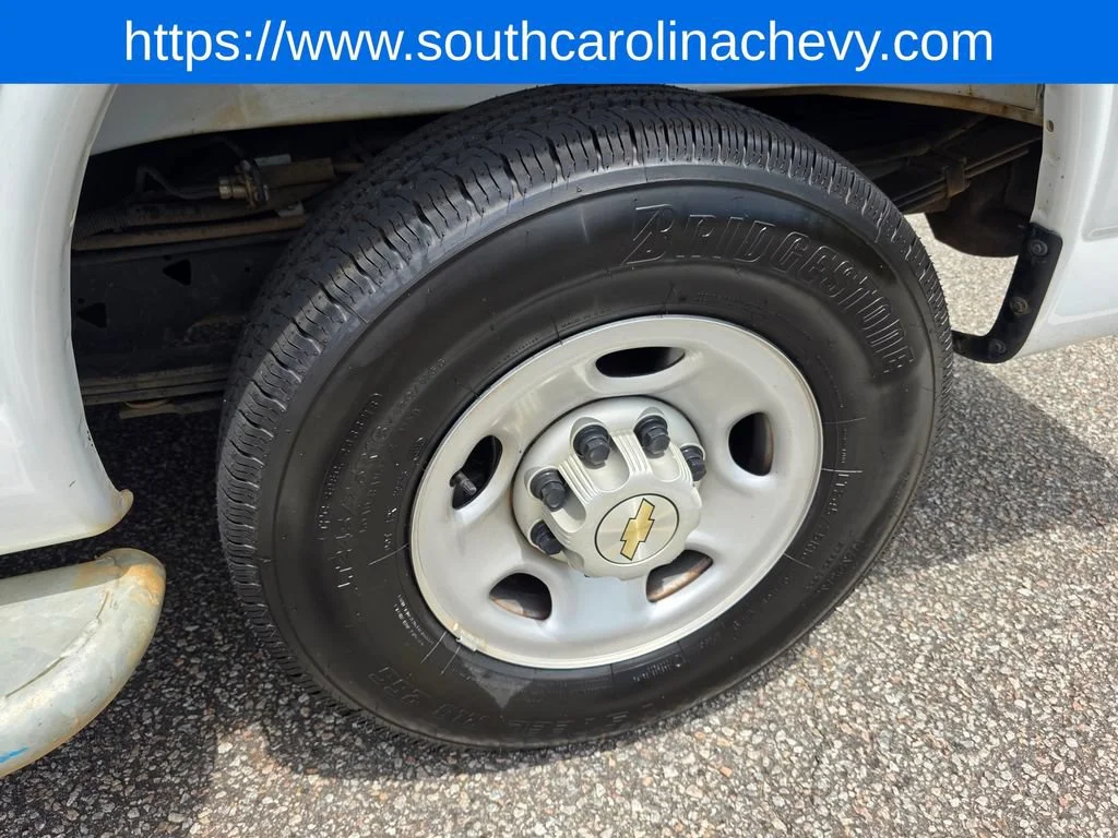 Used 2025 Summit White Chevrolet WT image 35