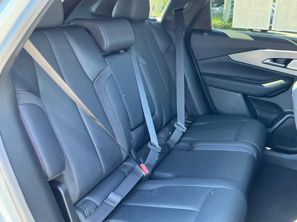 Used 2024  Acura Base image 19