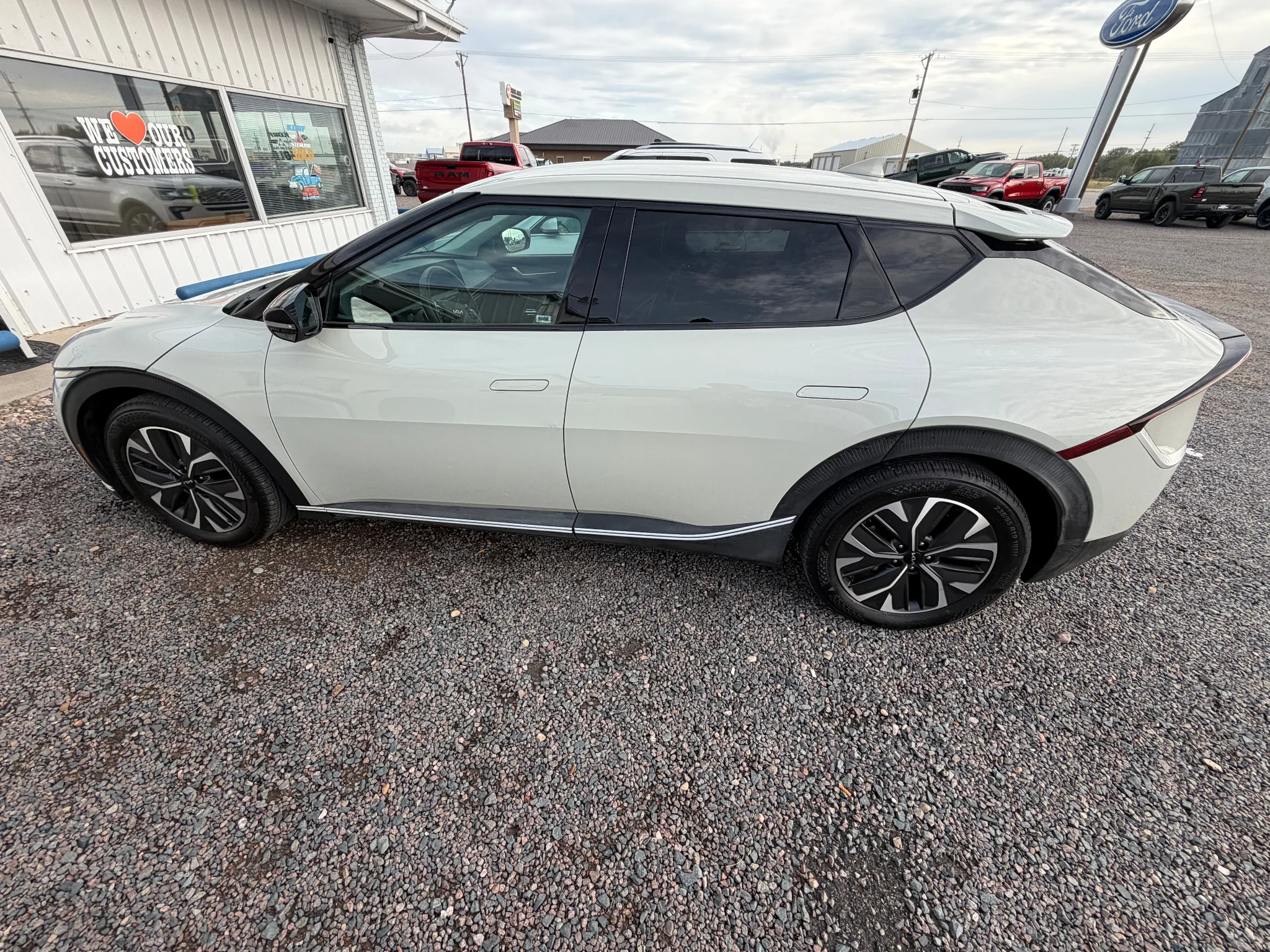 Used 2024 Glacier Kia Light Long Range image 36