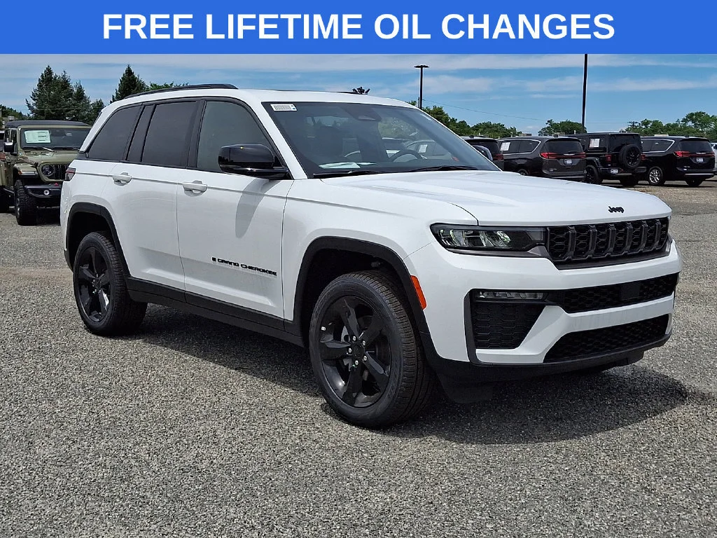 New 2026 Bright White Clear-Coat Exterior Paint Jeep Limited image 1