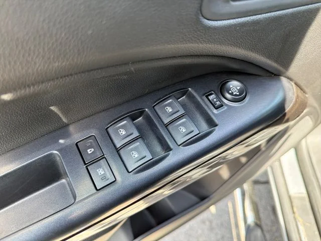 Used 2019 Gray GMC SLT image 17
