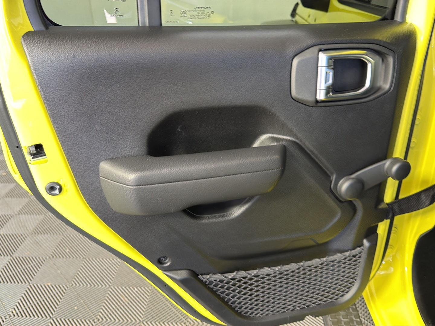Used 2024 High Velocity Clearcoat Jeep Sport image 22