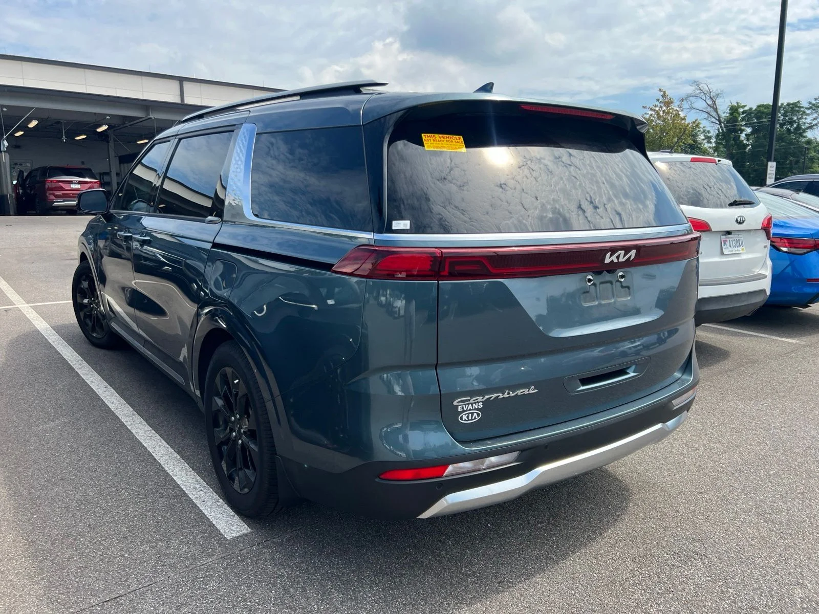 Used 2022 Blue Kia SX Prestige image 9