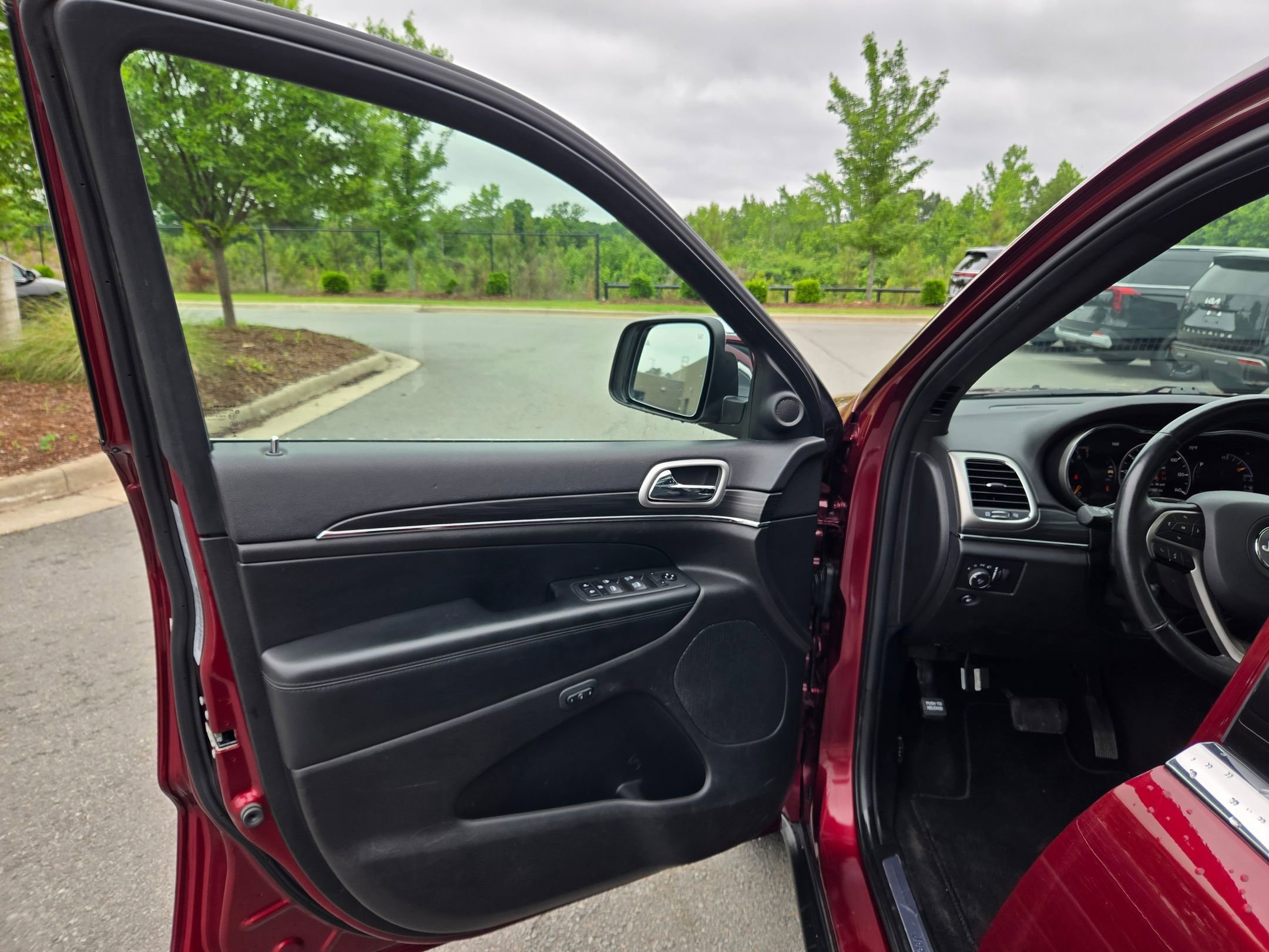 Used 2019 Velvet Red Pearlcoat Jeep Limited image 20