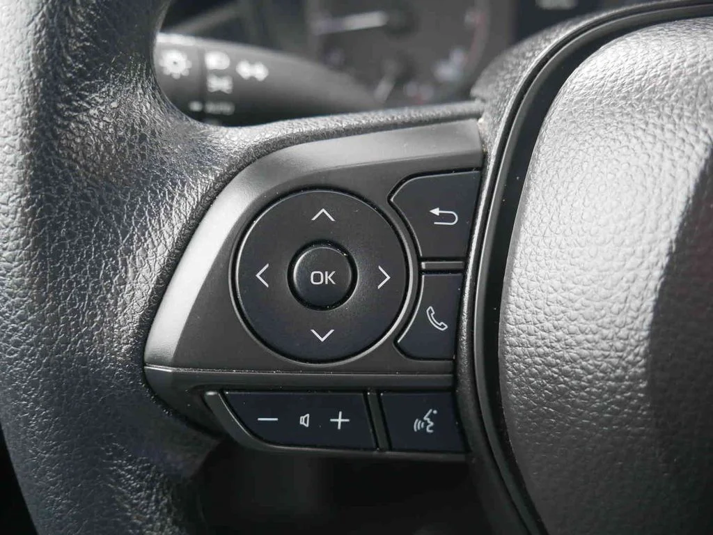 Used 2025 White Toyota LE image 29