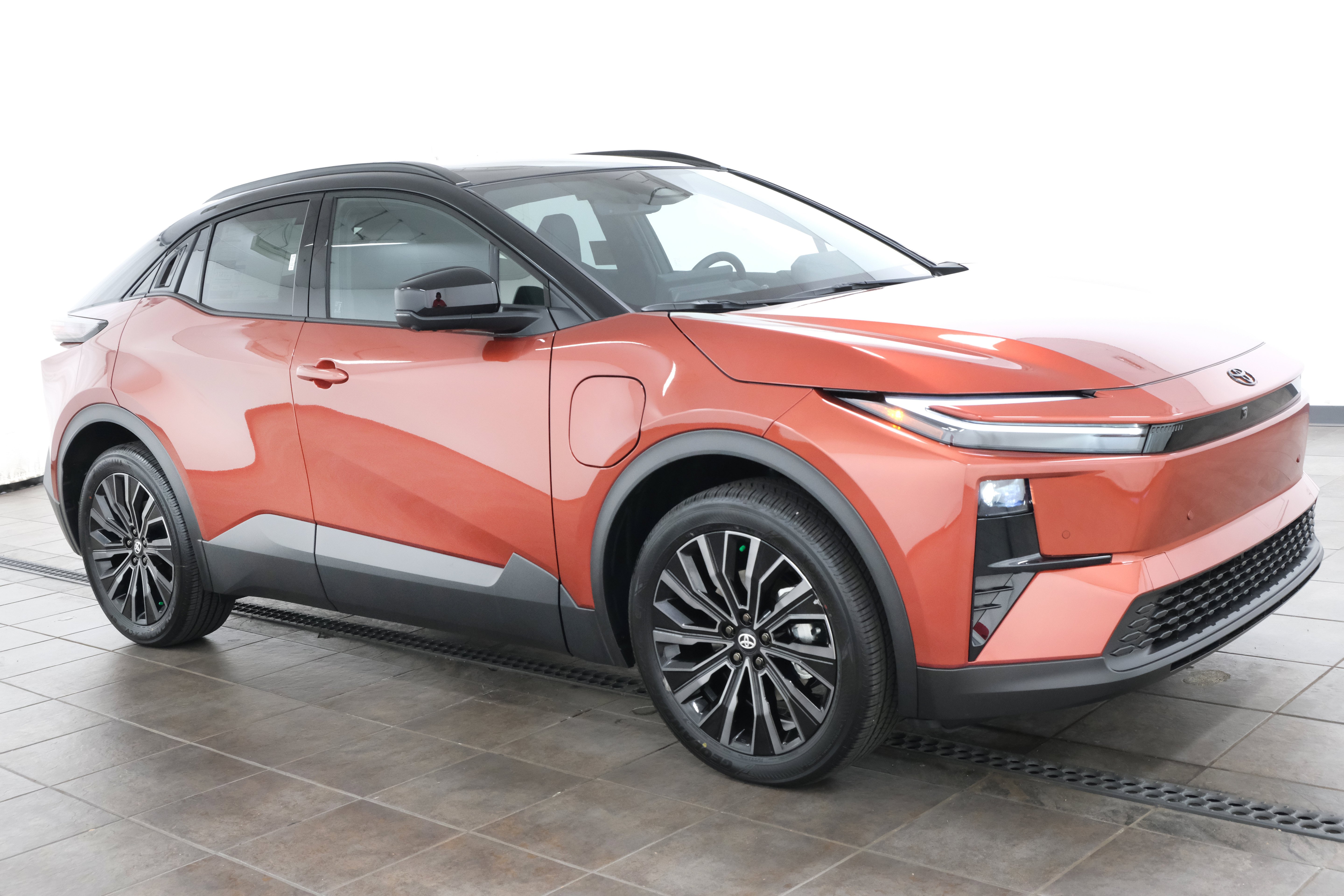 2026 Toyota C-HR XSE - Photo 7