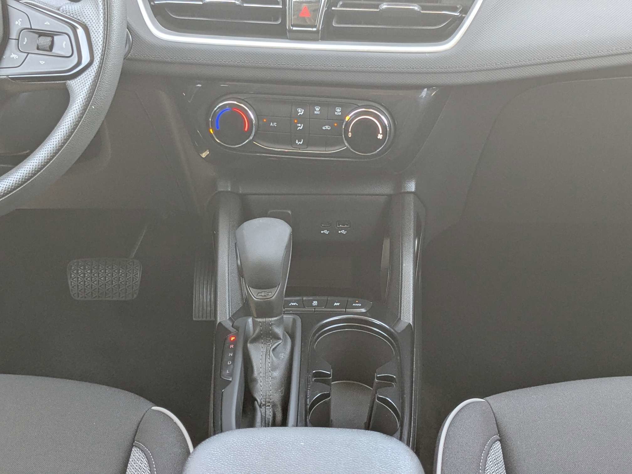 Used 2025 Mosaic Black Metallic Chevrolet LT image 21