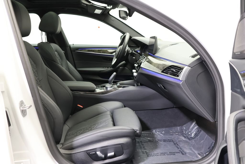 2023 BMW 5 Series 540i - Photo 40