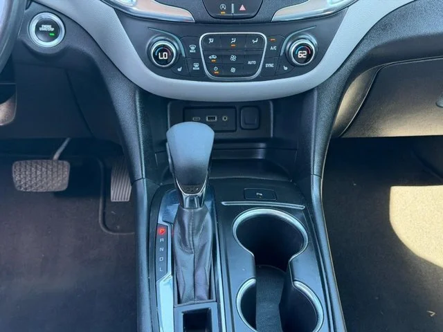 Used 2022 SILVER ICE METALLIC Chevrolet LT image 14
