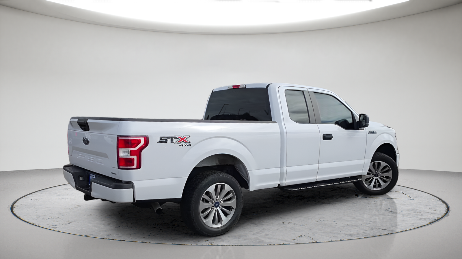Used 2018 Oxford White Ford XL image 6