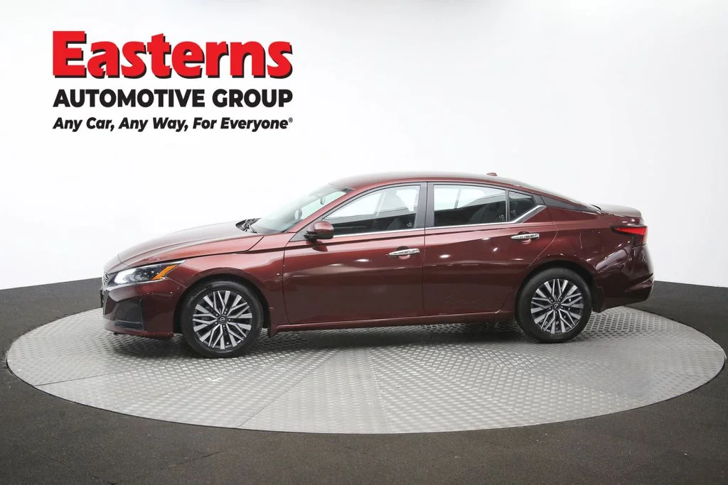 Used 2023 Red Nissan 2.5 SV image 58