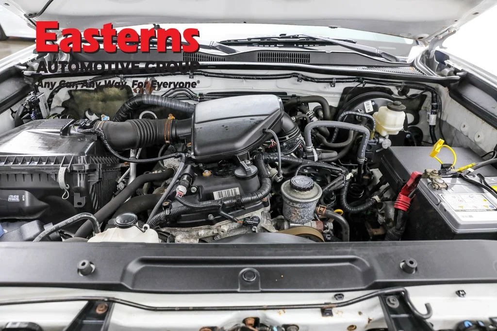 Used 2019 White Toyota SR image 7