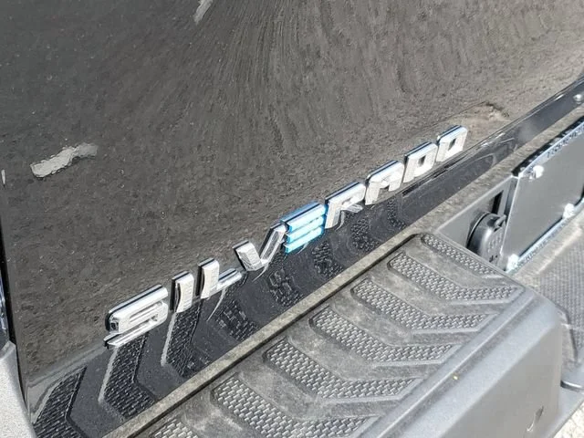 New 2026 Carpeted floor covering Chevrolet LT - Extended Range image 10
