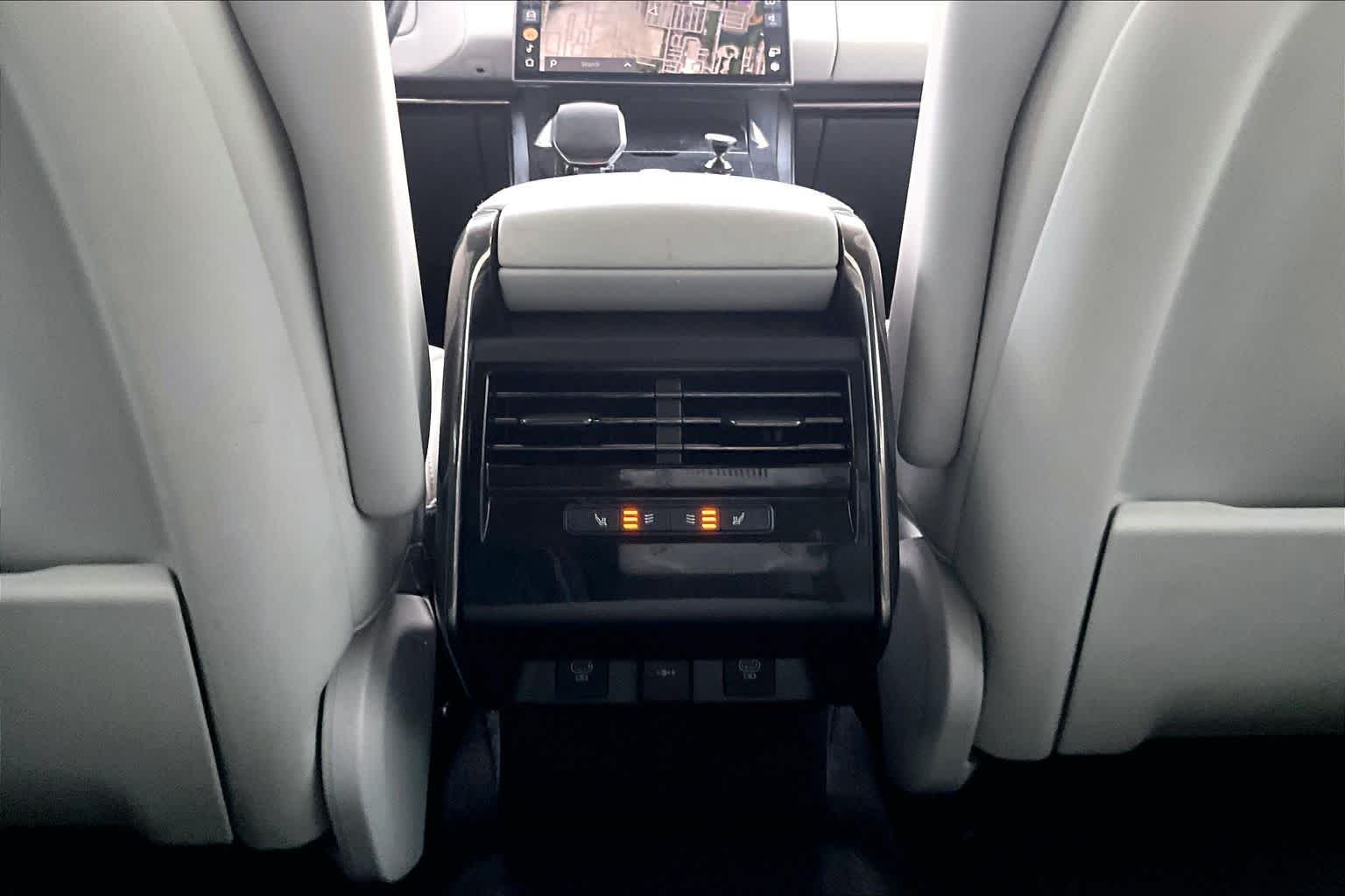Used 2024 Santorini Black Metallic Land Rover SE image 34