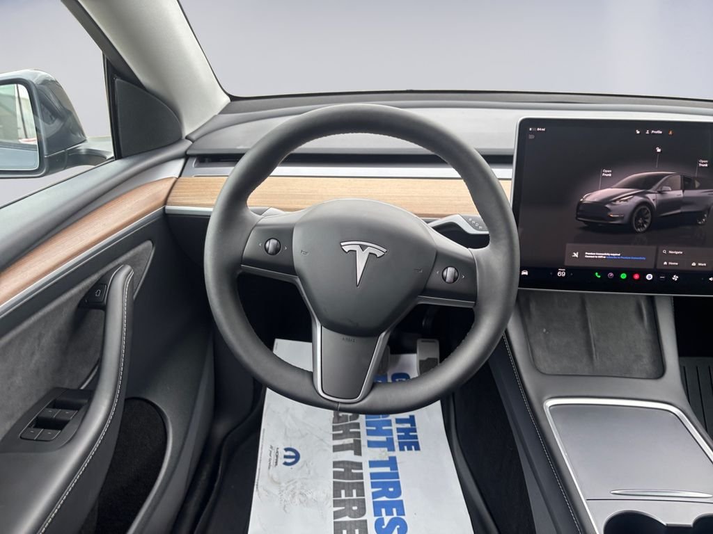 Used 2023  Tesla Long Range image 13