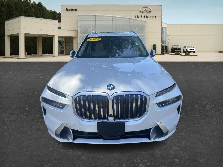 Used 2023 Alpine White BMW xDrive40i image 2