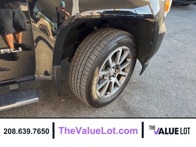 Used 2019  GMC Denali image 11