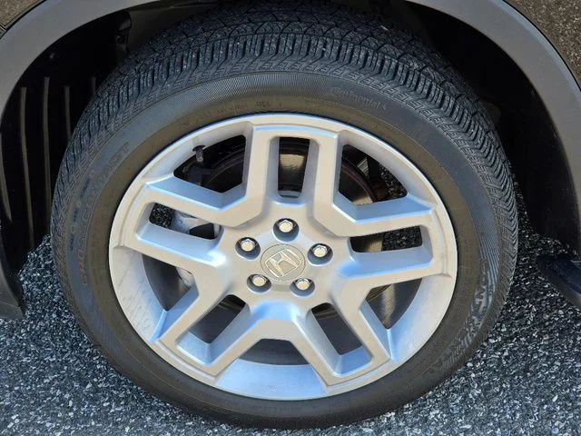 2025 Honda Passport EX-L - Photo 18