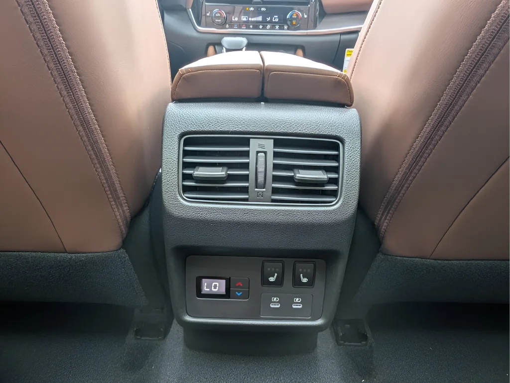 New 2026 White Nissan Platinum image 23