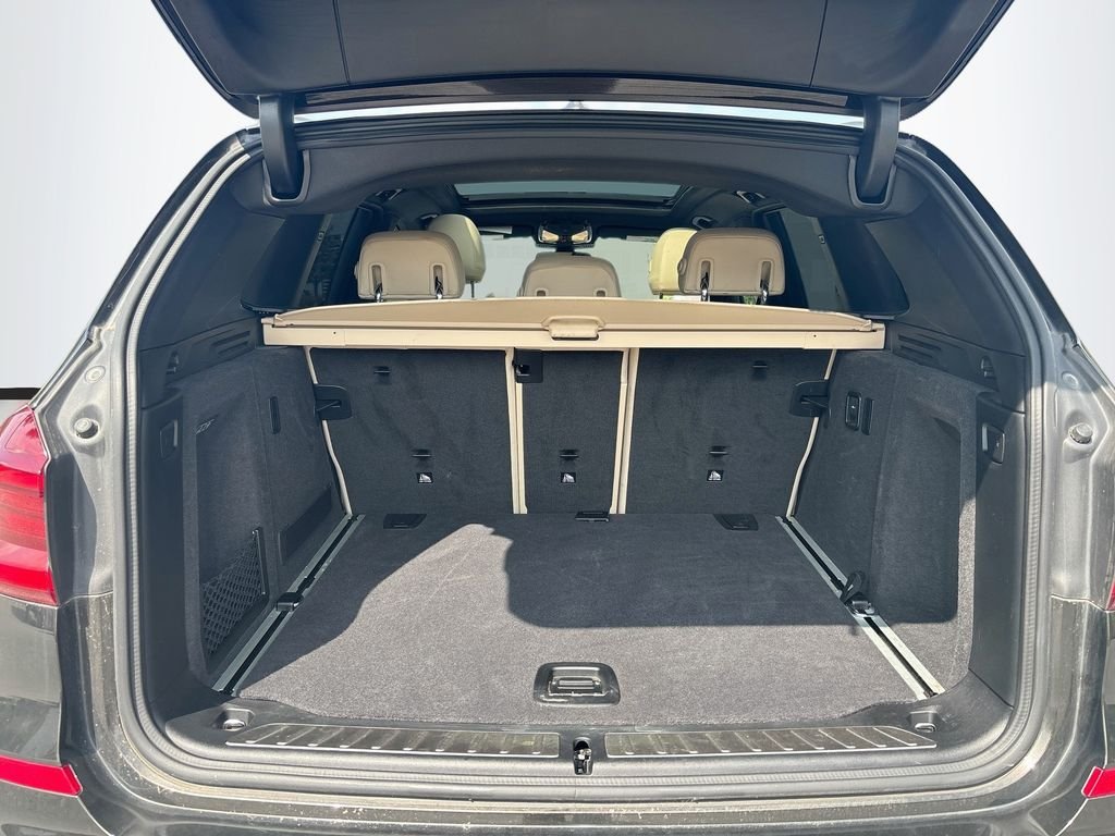 Used 2019 Green BMW sDrive30i image 36