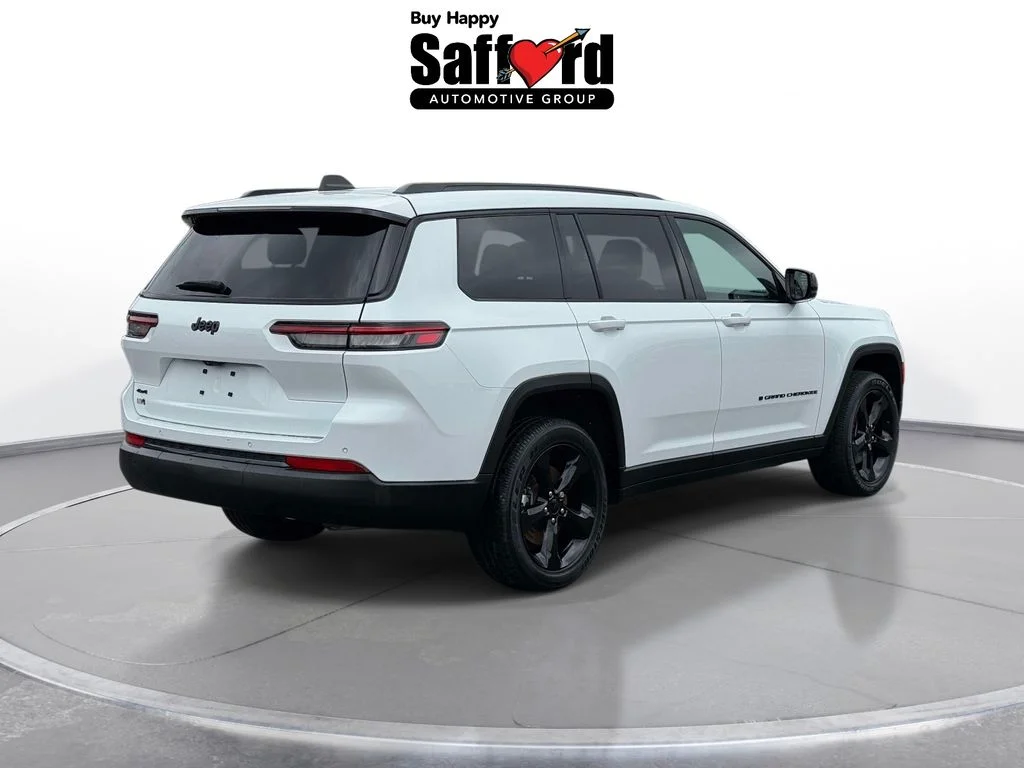 Used 2024 White Jeep Altitude X image 9