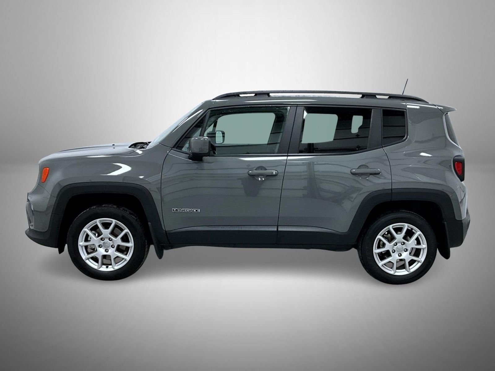 Used 2021 Gray Jeep Latitude image 8