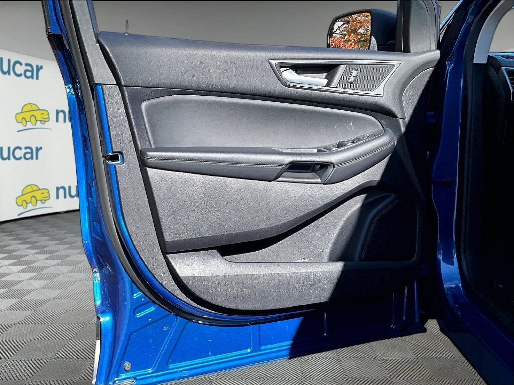 Used 2020 Blue Metallic Ford SE image 9