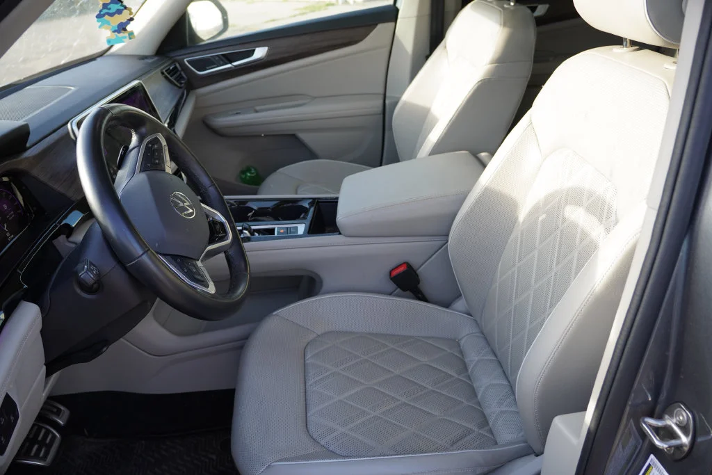 Used 2024 Gray Volkswagen 2.0T SEL Premium R-Line image 6