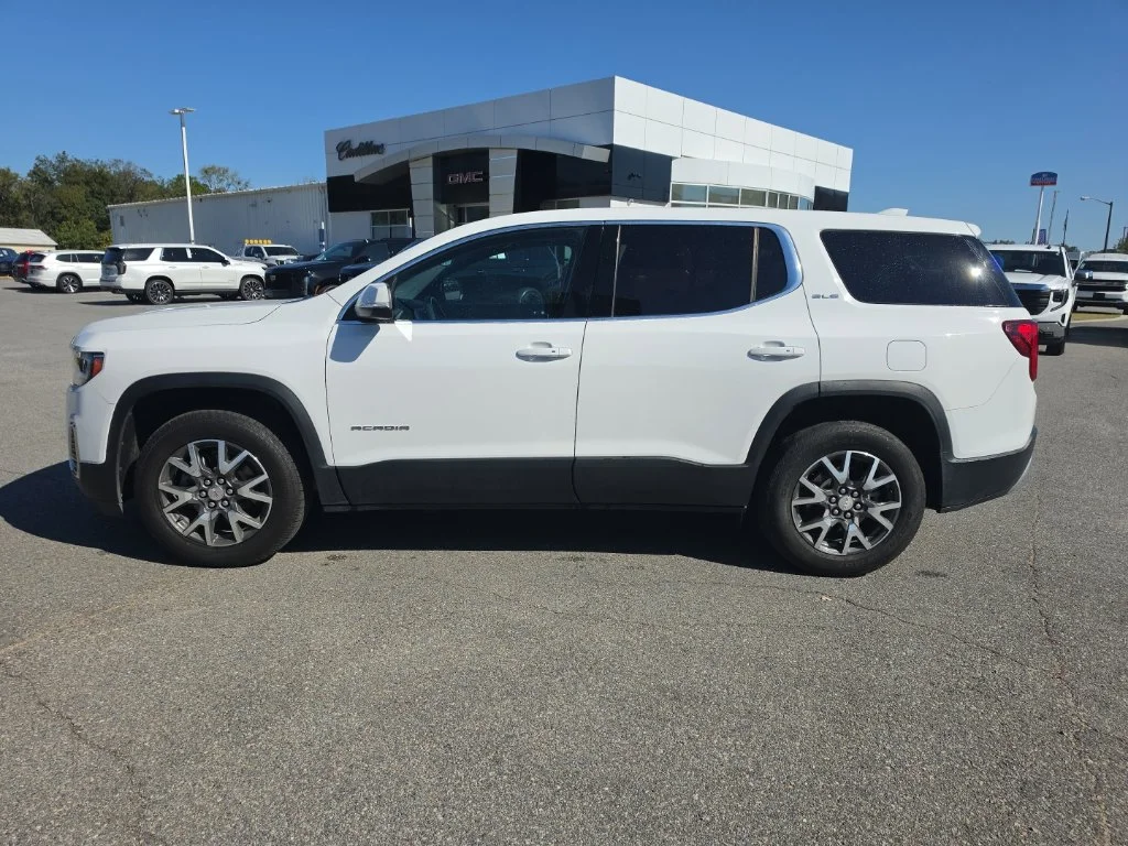 Used 2023 White GMC SLE image 4