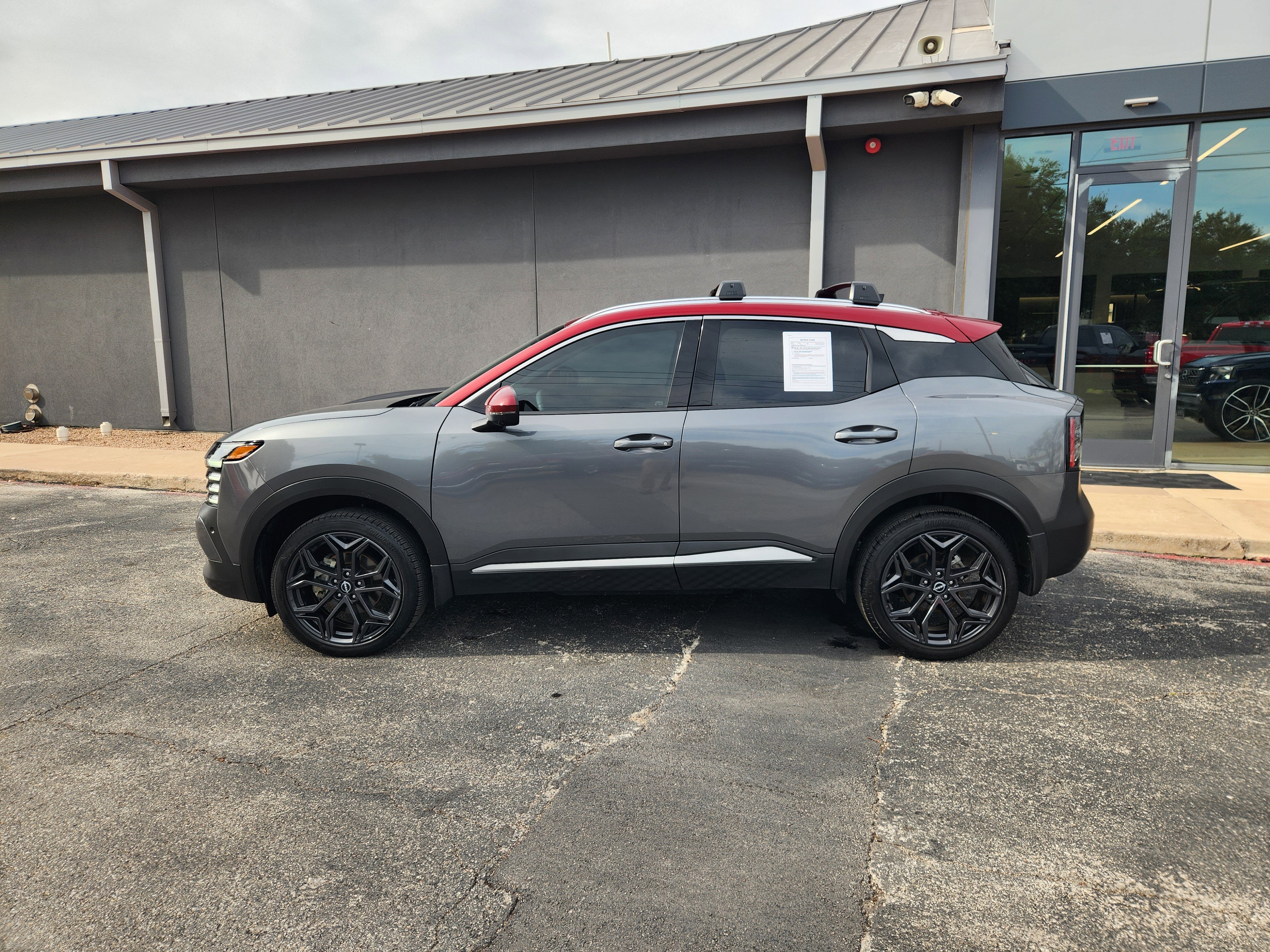 Certified Used 2026 Gun Metallic/Scarlet Ember Tintcoat Nissan SR image 4