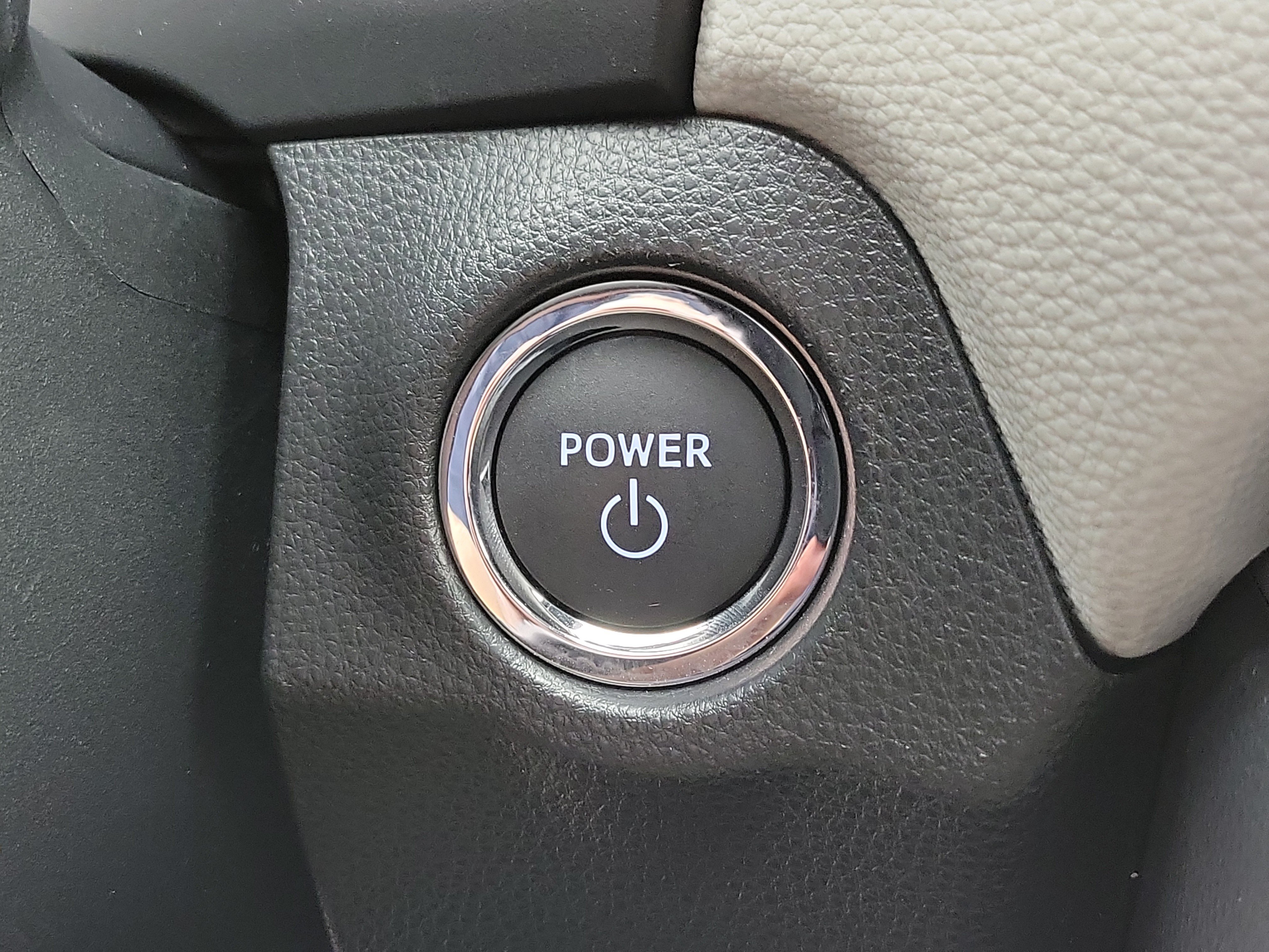 Used 2025 Magnetic Gray Metallic Toyota XLE Premium image 32