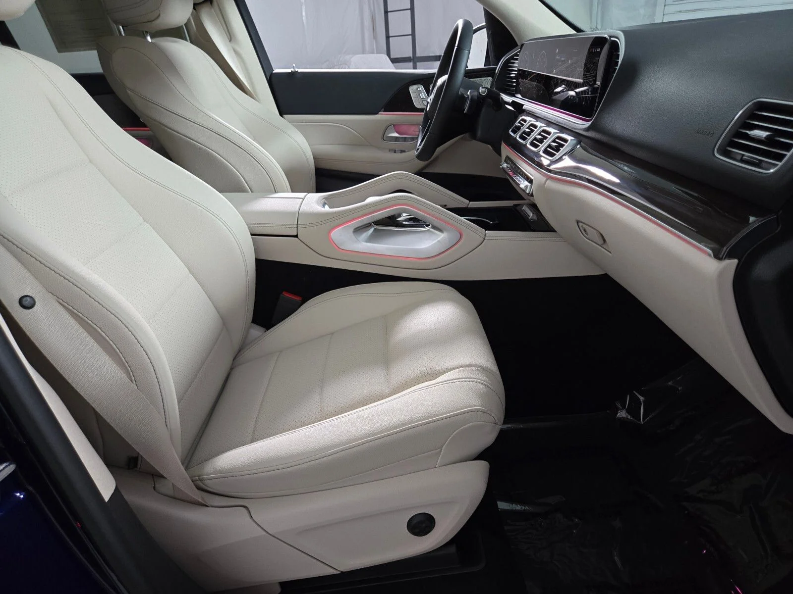 Used 2026 MANUFAKTUR Mystic Blue Metallic Mercedes-Benz GLE 450 image 3