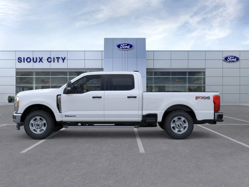 New 2026 Oxford White Ford F-250® XLT image 3