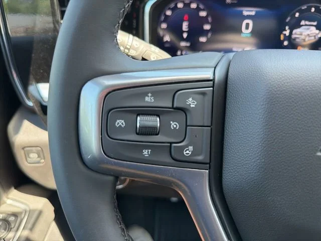 New 2026 Summit White Chevrolet LT (2FL) image 26