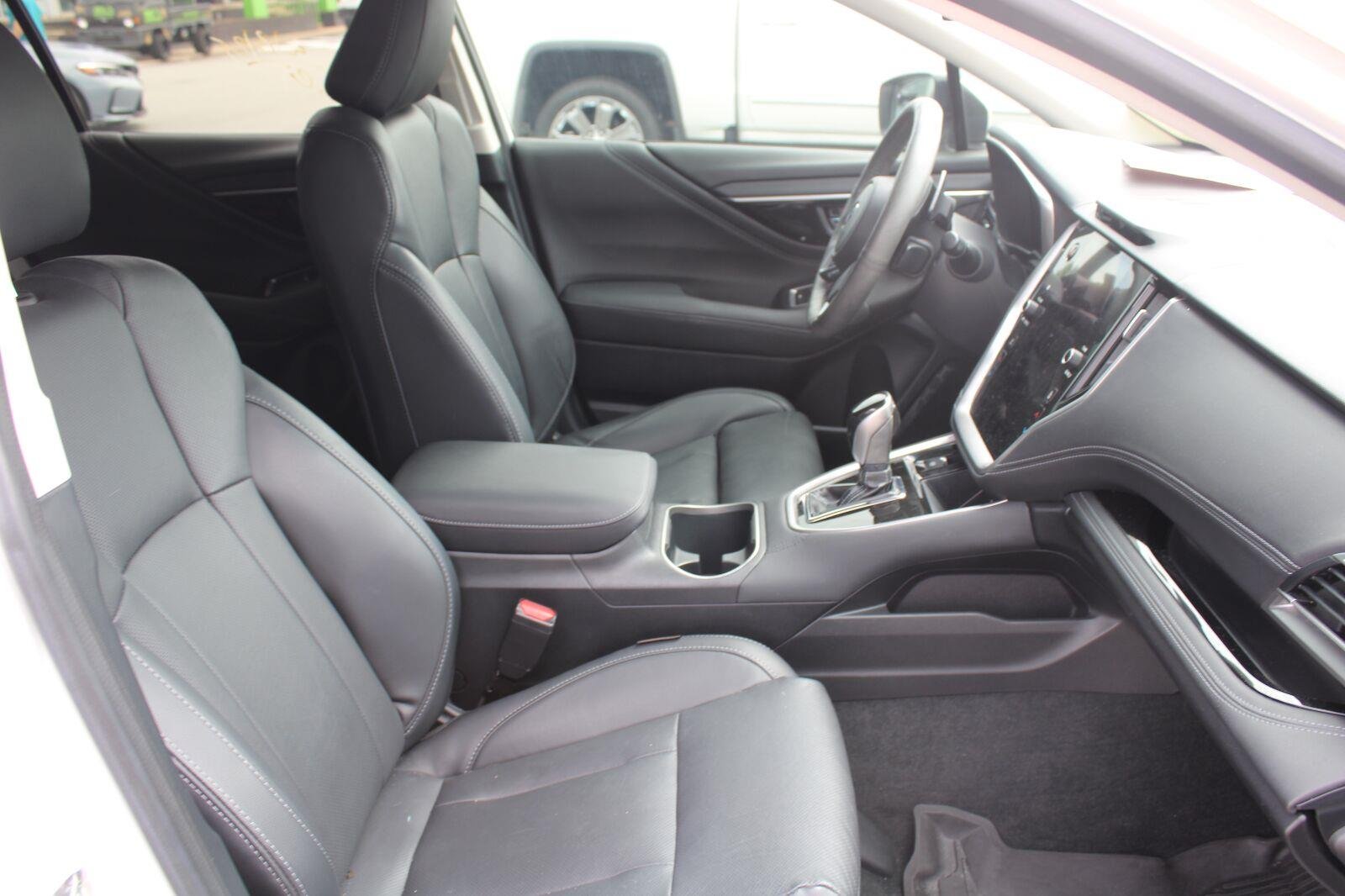 Used 2020 Crystal White Pearl Subaru Limited image 4