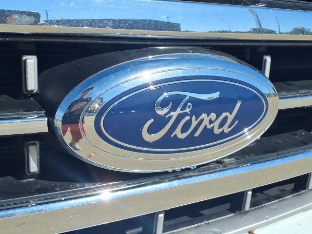 Used 2023  Ford XL image 26