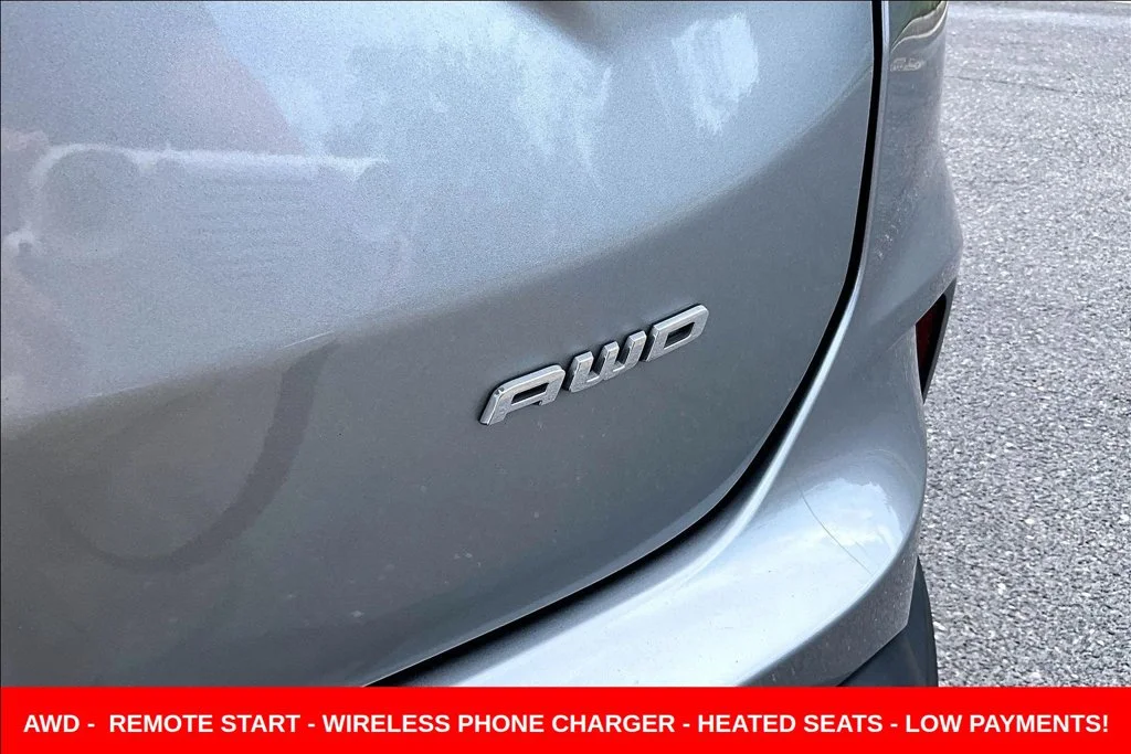 Used 2024 Silver Ford SEL image 30