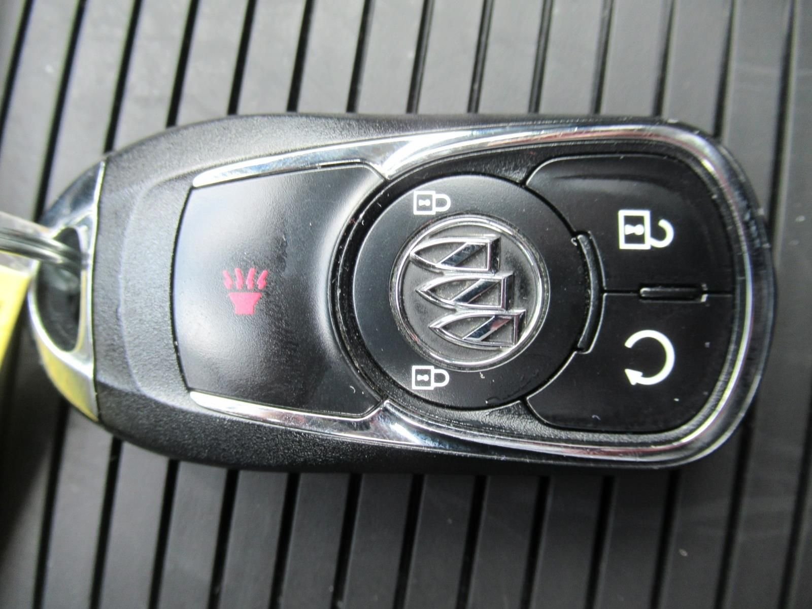 Used 2022  Buick Preferred image 30