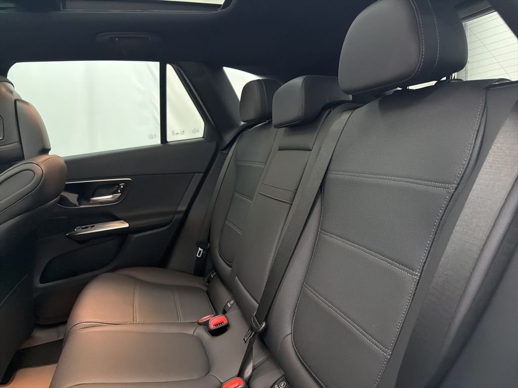 Used 2026 White Mercedes-Benz GLC 300 image 19