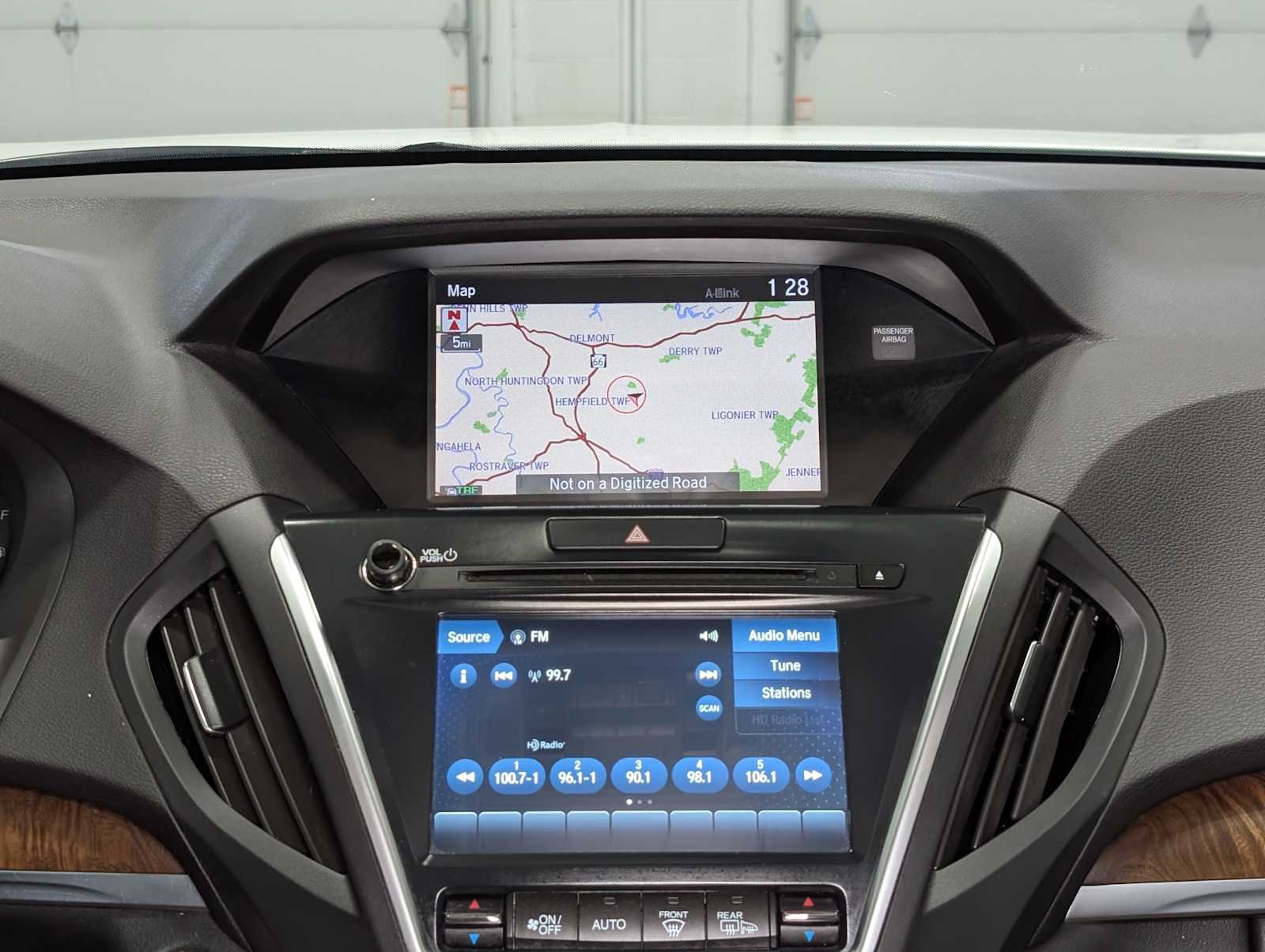 Used 2020 Platinum White Pearl Acura w/Technology Pkg image 19