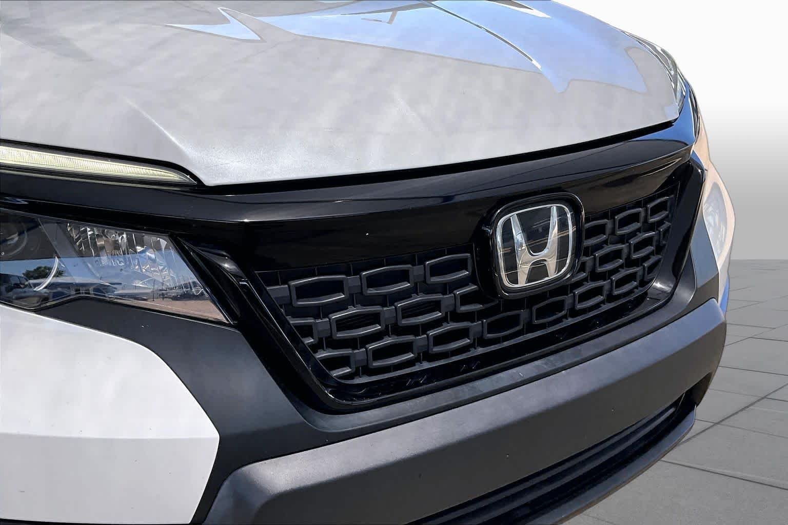 Used 2021 Platinum White Pearl Honda EX-L image 30
