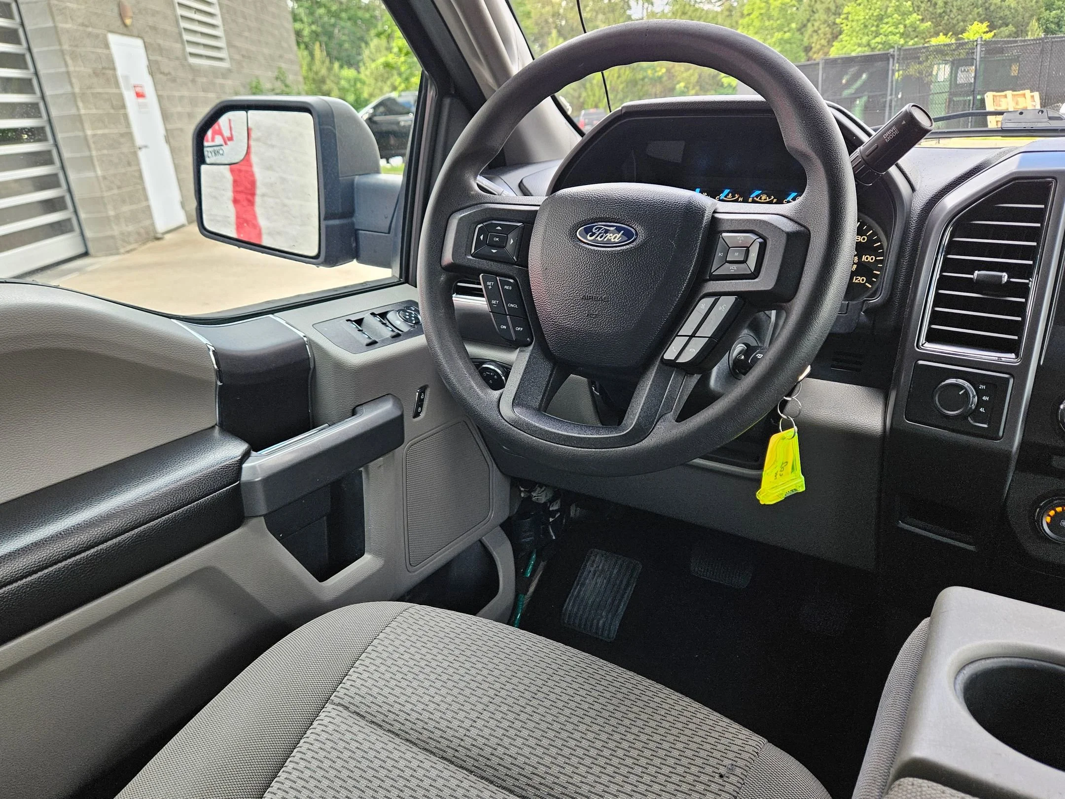 Used 2018 Stone Gray Ford XLT image 9
