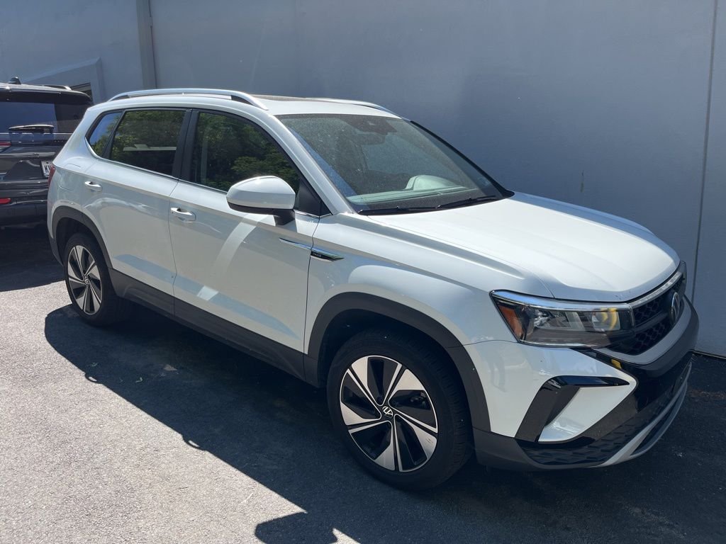 2023 Volkswagen Taos 1.5T SE 4Motion's photo