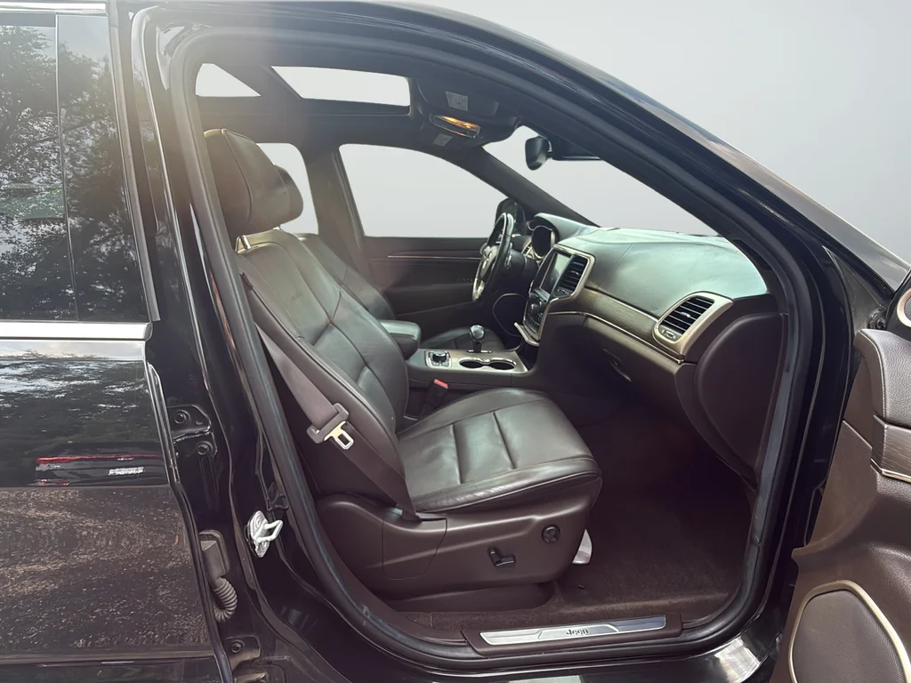Used 2014 Black Jeep Summit image 26