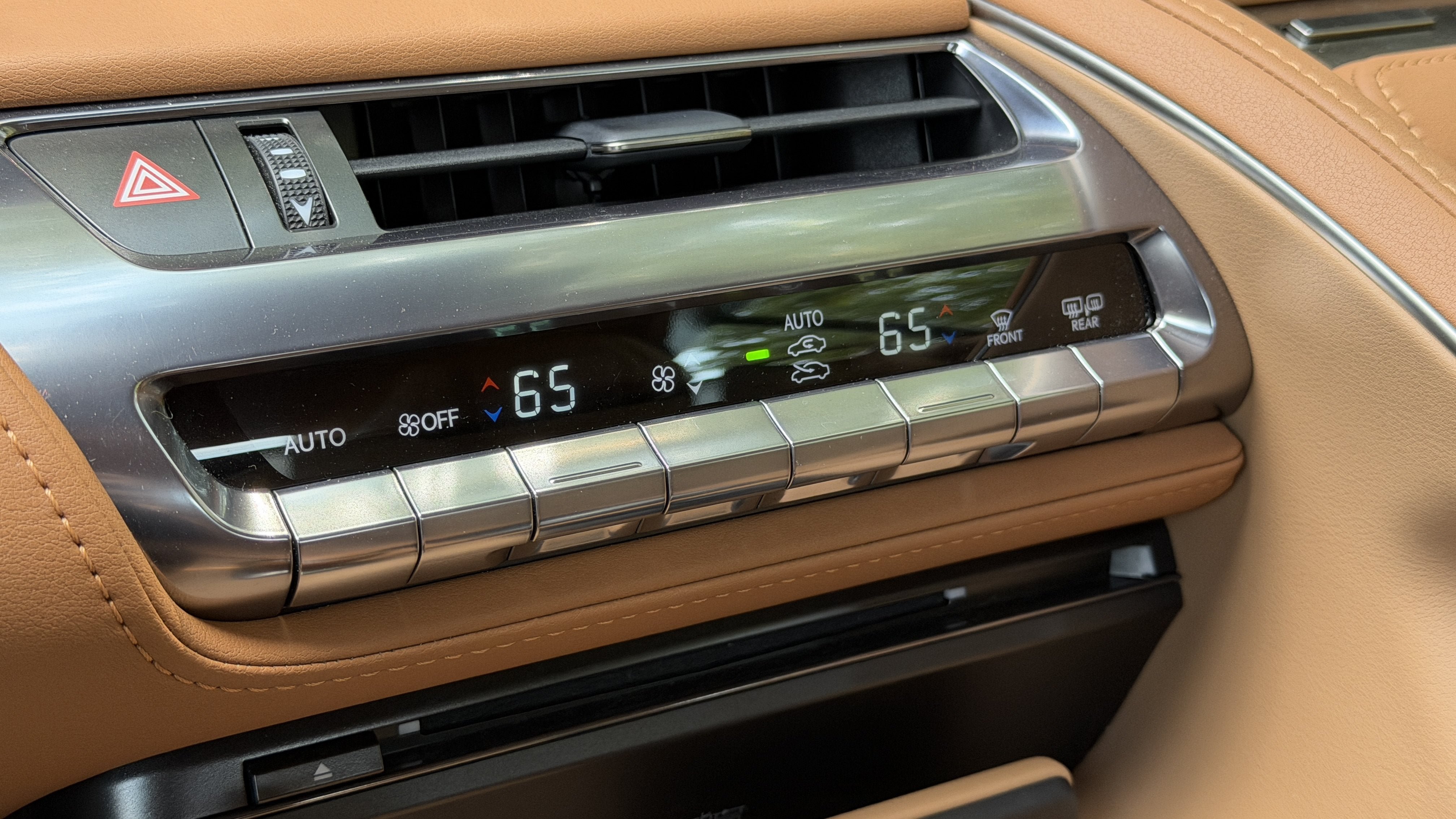 Used 2021 Nori Green Pearl Lexus 500 image 22