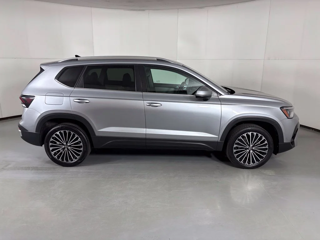 Used 2025 Silver Volkswagen 1.5T SE image 9