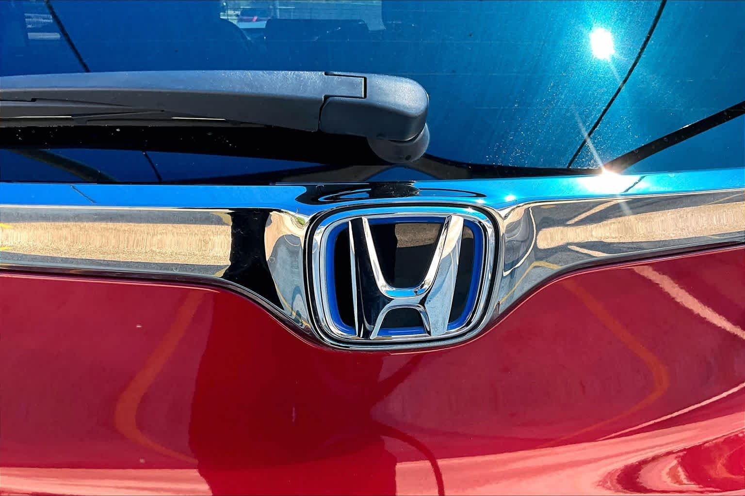 Used 2022 Radiant Red Metallic Honda EX-L image 31
