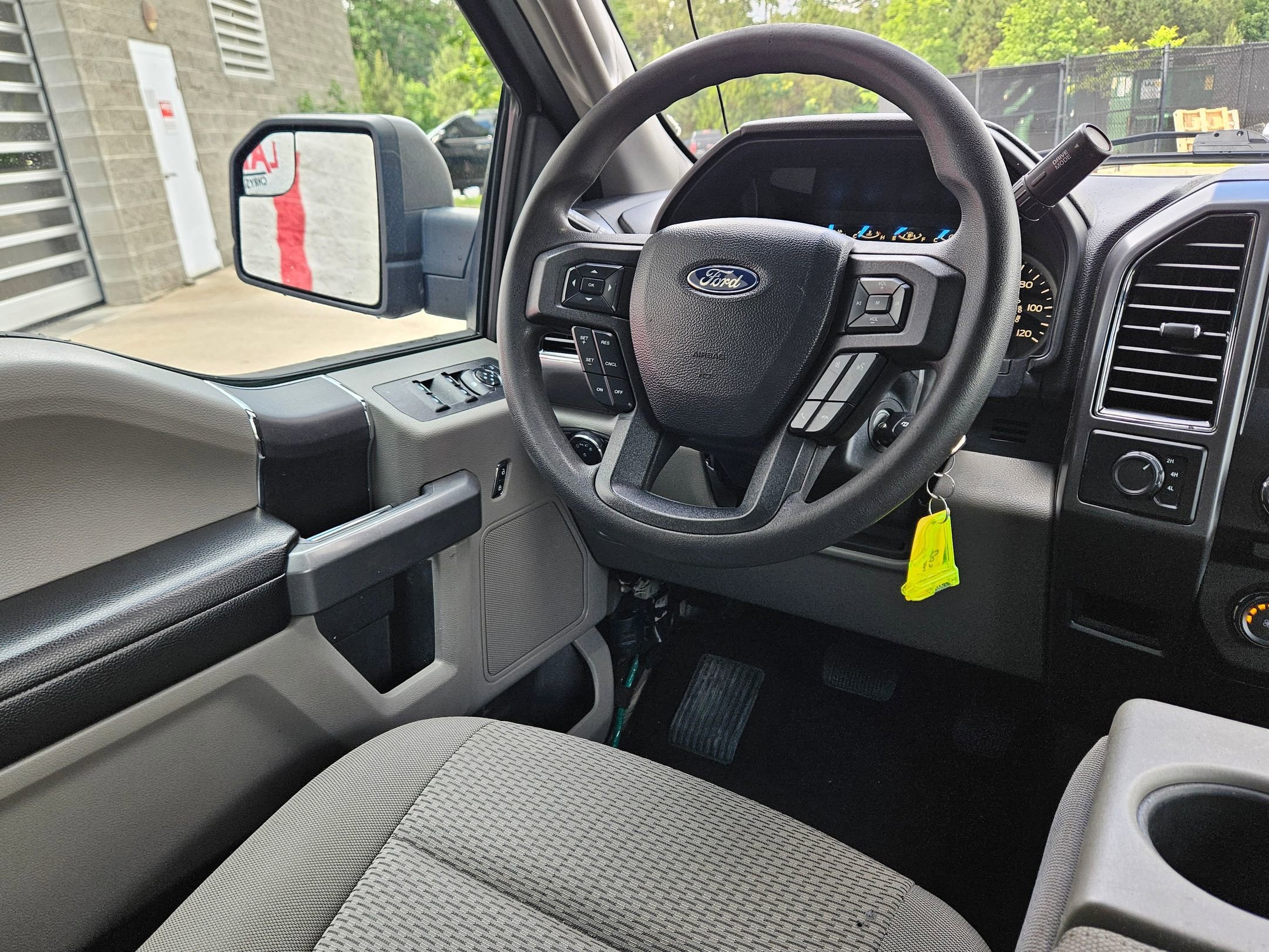 Used 2018 Stone Gray Ford XLT image 9