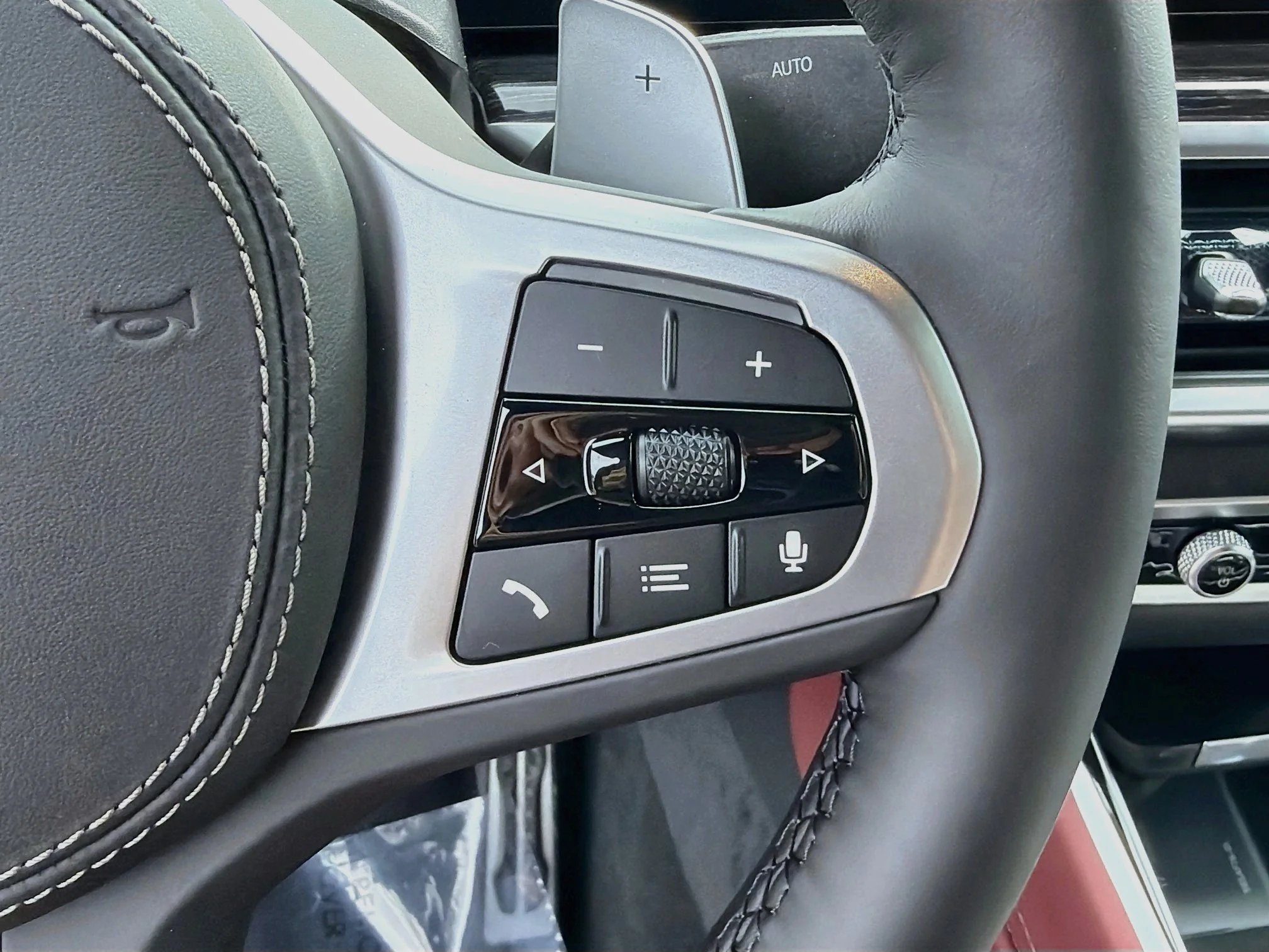 New 2027 Black Sapphire Metallic BMW xDrive40i image 39