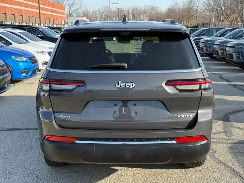 Used 2024 Baltic Gray Metallic Clearcoat Jeep Limited image 4